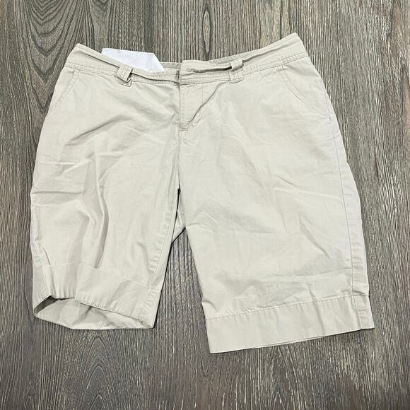 SO Womens Bermuda Shorts Flat Front Mid Rise Slash Pockets Cotton Khaki Size 9 - Picture 1 of 6